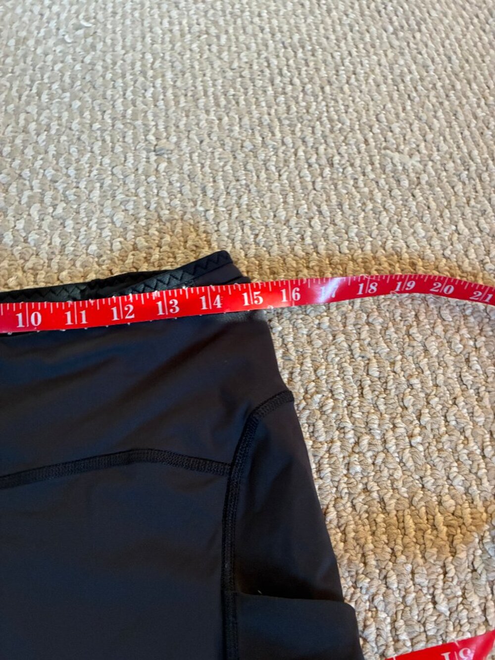 2 XL REI Co-Op Activewear Black Red Knee High Shorts w/Exterior Pockets -EUC - Picture 3 of 7